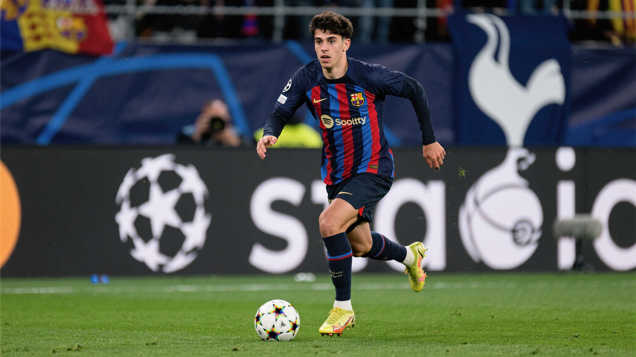 前言：
在足球界，转会新闻总是引人关注，而当一位